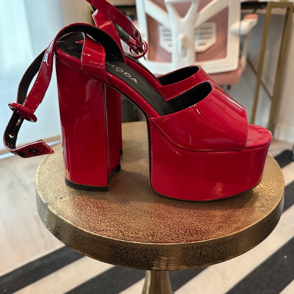 Red Lamoda Heels